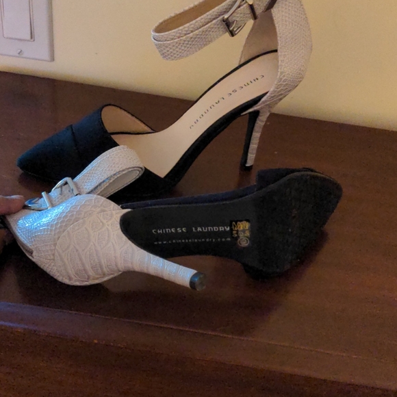 Sandals - Picture 3 of 4